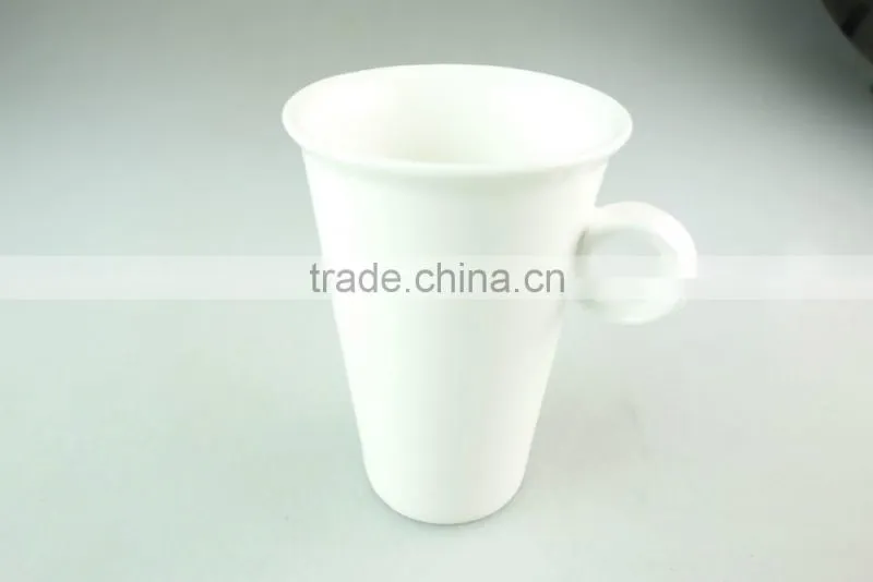 cheap porcelain mug with good shape and handle