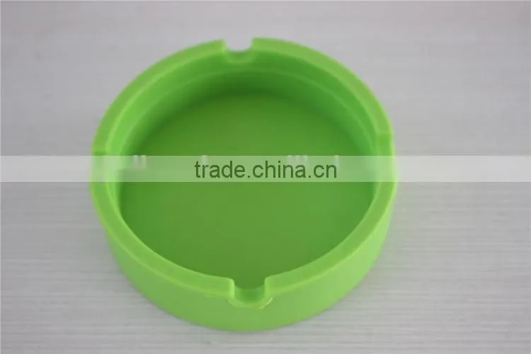 Portable ashtray made by silica gel