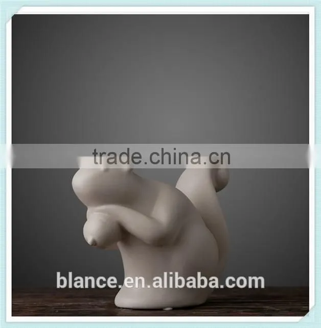 resin Squirrel statue squirrel figurine for home decoration