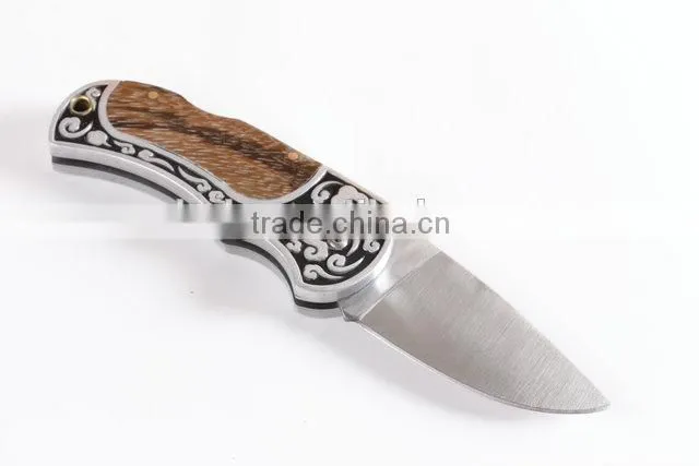 OEM new design 440C stainless steel pocket knife with wood