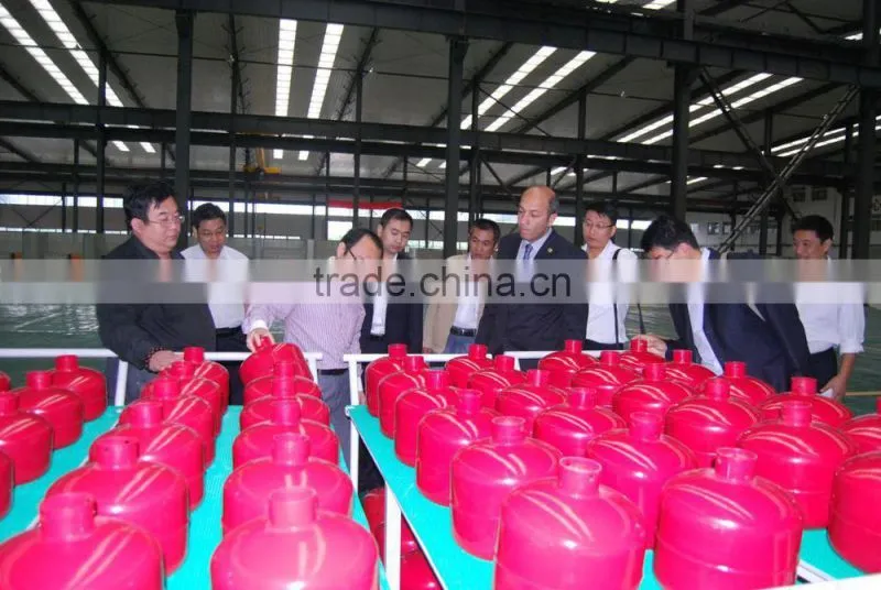 Remote control crawler-type fire extinguishing robot