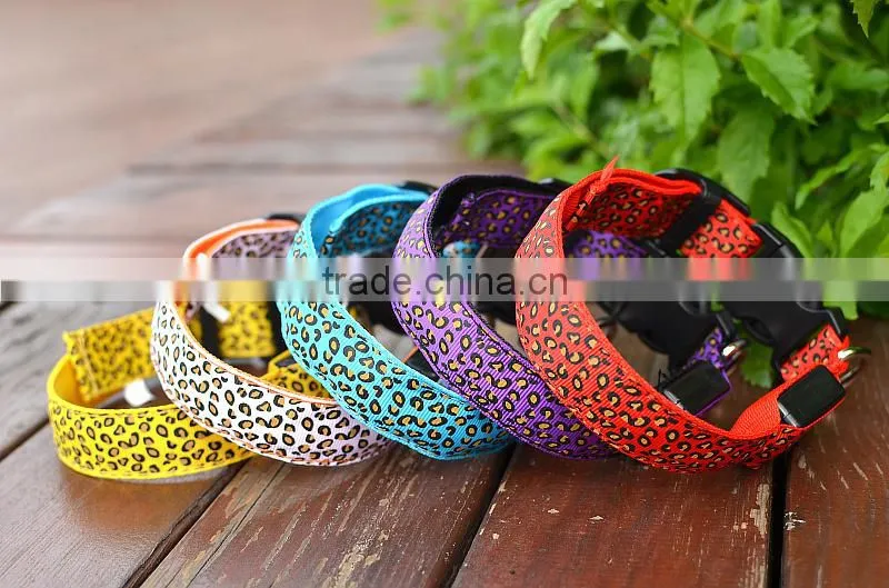 2015 High quanlity LED light dog collar flashing pet collar with leopard print