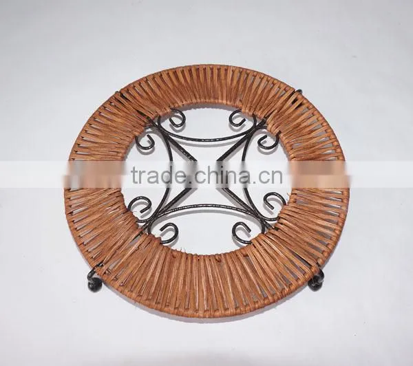 Handmade Kitchen Wicker & Wire Trivet