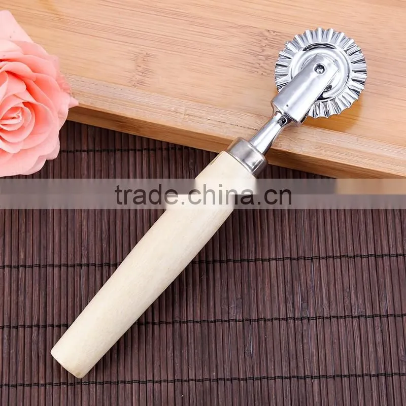 Factory price top quality hot sale wood handle stainless steel material pizza cutter
