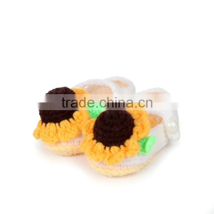 Beautiful Sunflower Free Crochet Shoes Pattern for Baby