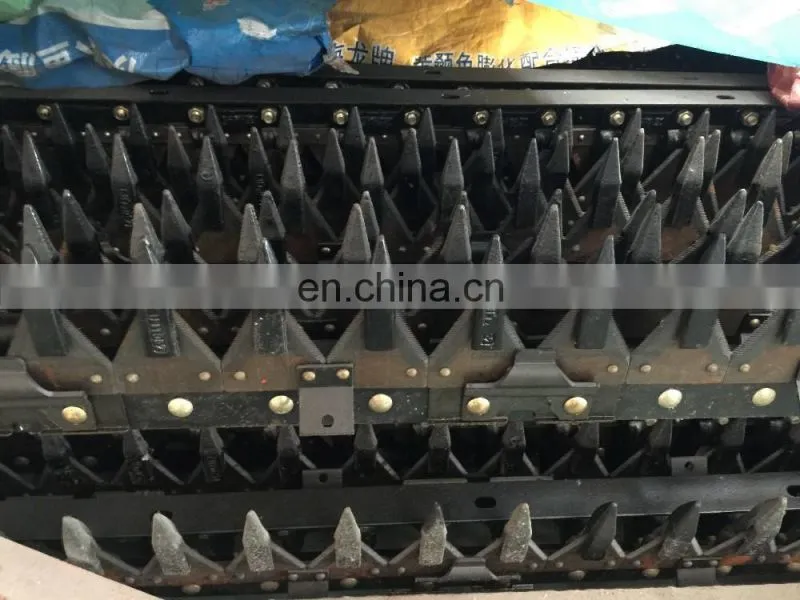 Knife section of cutter blade for harvester