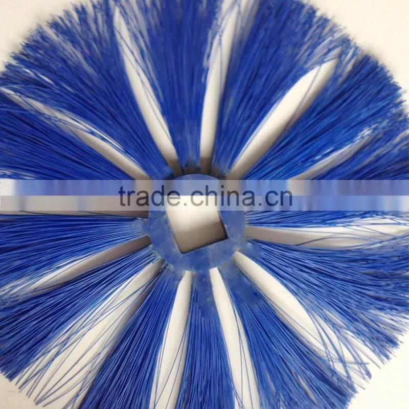 Highway cleaning brush for sweeping guardrail