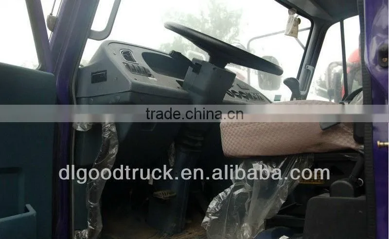 Dongfeng 4x2 flat bed wrecker with crane XCMG