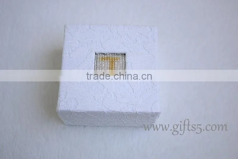 Personalized engagement ring box with beaded name plate of J