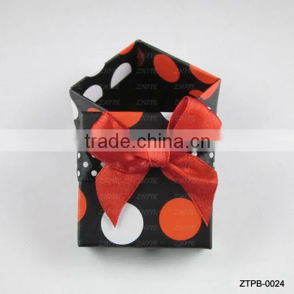 Hot Selling Red Bowknot Square Packing Box Wholesale ZTPB-0024