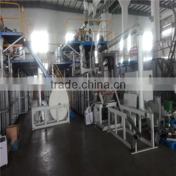 Automatic diapers manufacturing machine