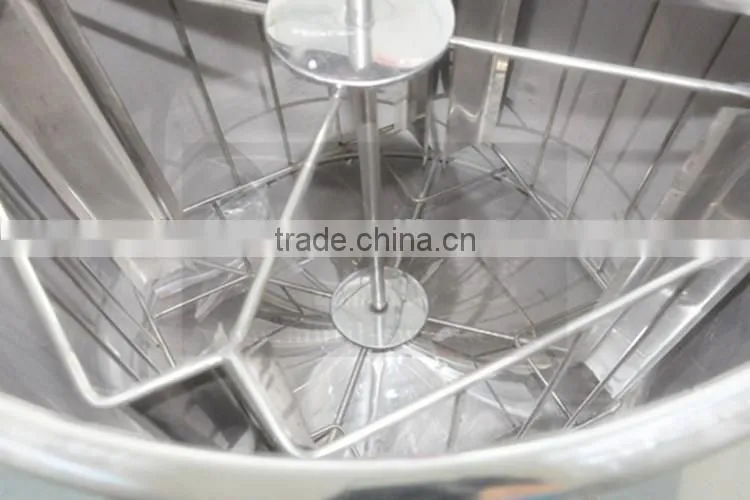 The backpack honey extract machine