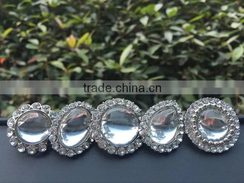 2016 hot sale new style rhinestone acrylic plastic button sewing retail&wholesale flower center