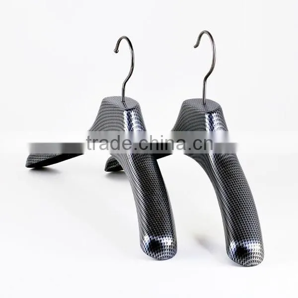 Plastic Clothes Hanger with Carbon Pattern for Bathroom Accessory