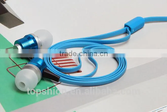 2015 new products hot selling earphone colorful in-ear earphones with flat cable