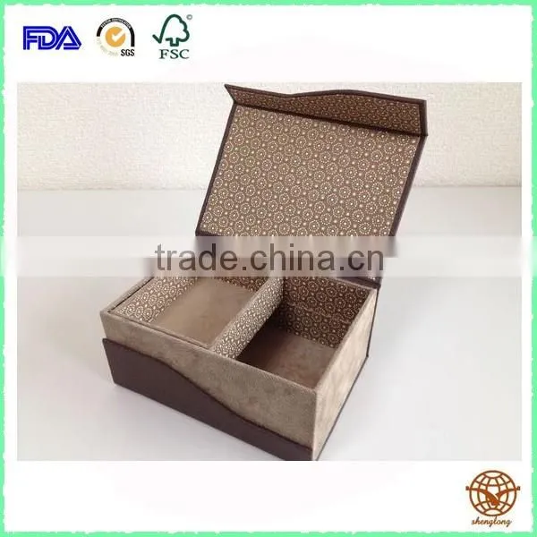 Custom logo printed cardboard box with magnetic closure/ribbon handle