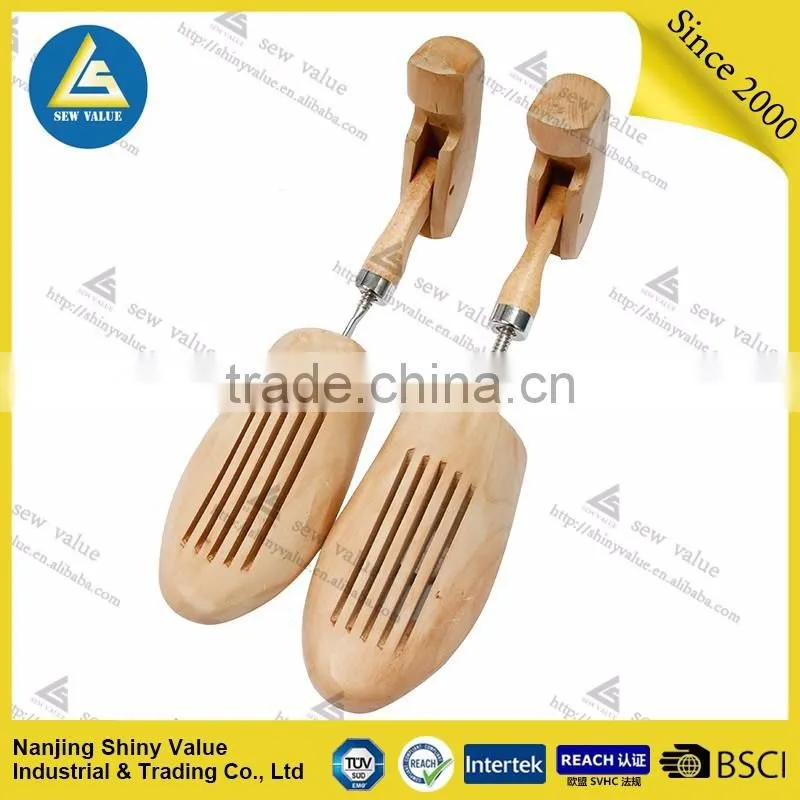 Twistable wooden type lotus/schima wood shoe tree type shoe stretcher in individual package