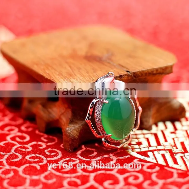 Yiwu Factory Jewelry Pendant Necklaces Type Jade Jewelry Emerald Beads Necklace