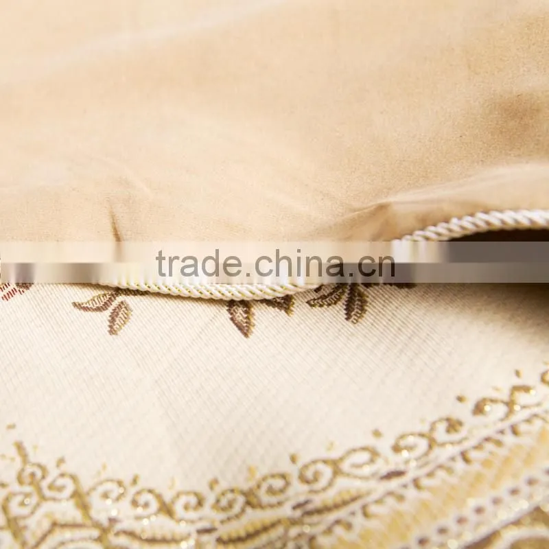 PLUS 2016 Embroidery Pattern and Knitted Technics satins table runner