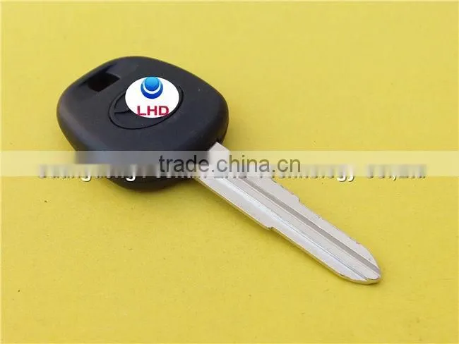 Aftermarket Toyota transponder chip key shell with TOY41 blade