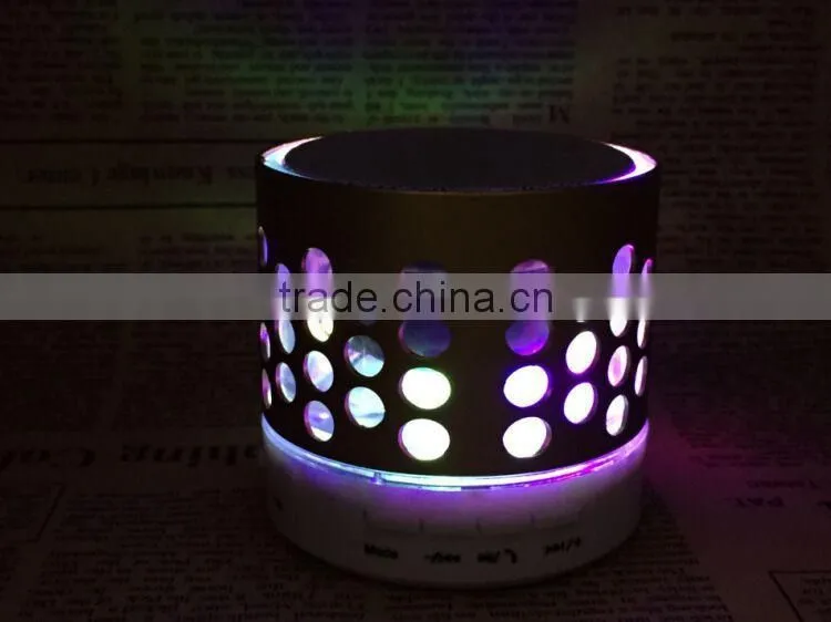 Round hole wireless Small mobile phone bluetooth speakers subwoofer TF card speaker hands-free speaker with LED FM