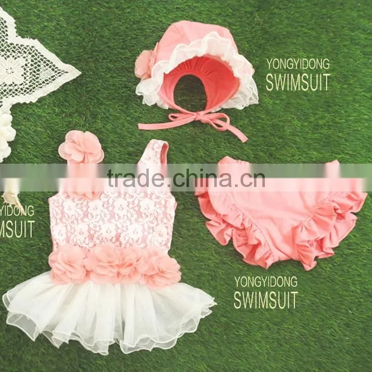The new children's swimwear girls lace flowers swimwear three-piece swimsuit with swimming cap