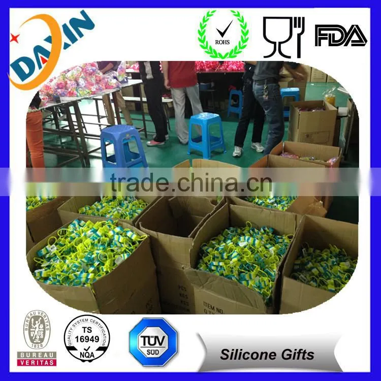promotional gifts silicone hand sanitizer holders hand gel holders