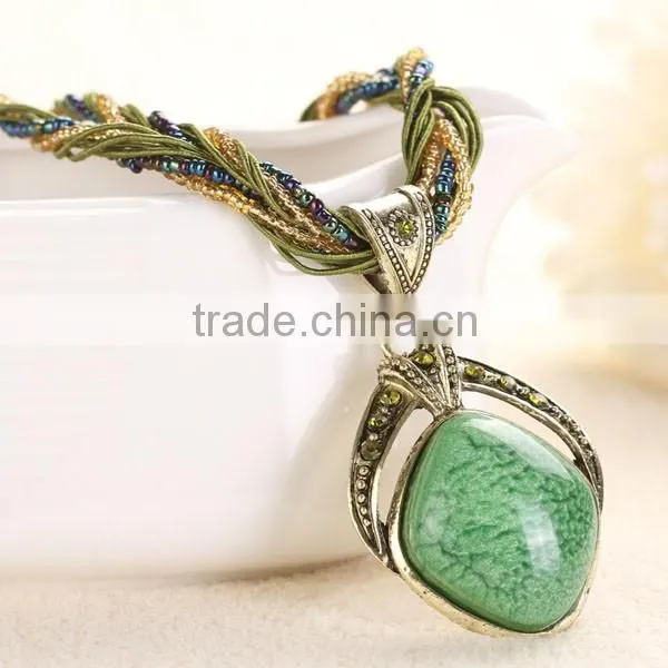 Vintage Lady Fashion Rhombus Stone Necklace