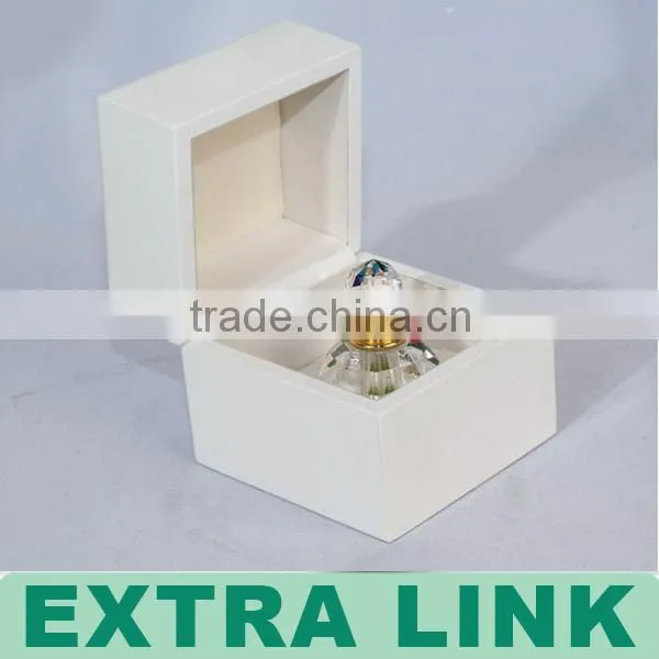 Clear Window Paper Jewelry Box With Magnetic Closure
