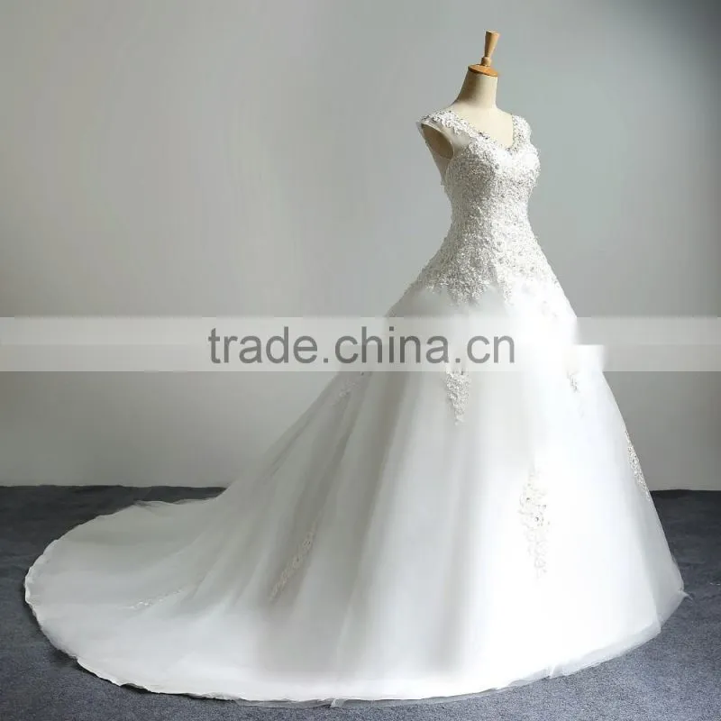2016 Pearls Beaded Long Sleeve Lace Ball Gown Wedding Dresses