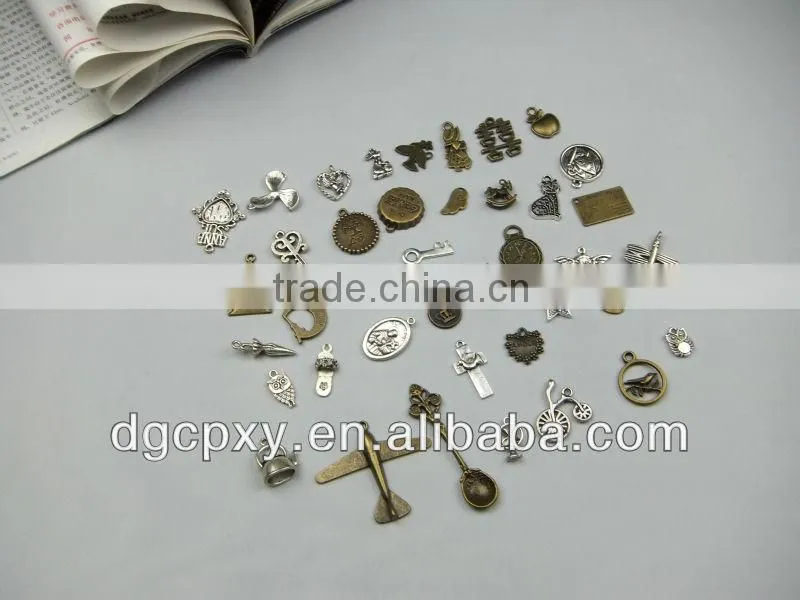 various shape and color metal bag tag