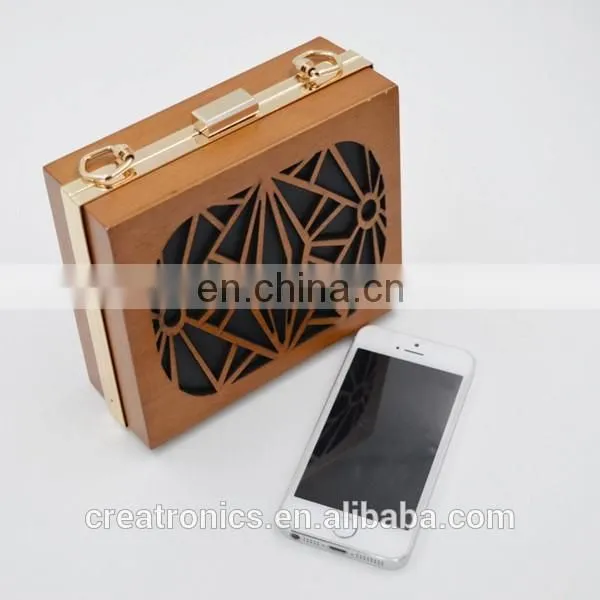 CR Factory OEM acceptable engraving patterns hollowed-out design metal frame long chain rectangled shaped wooden box clutch bag