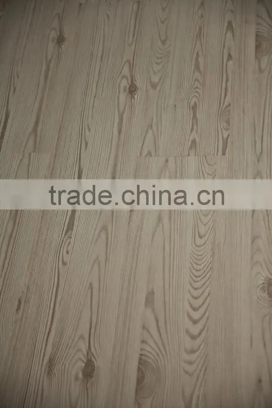 Hot Selling Embossed Surface Wood Laminate Flooring