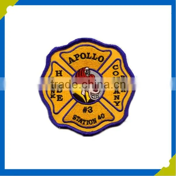 Custom made personalized embroidery patch cheap price embroidered label