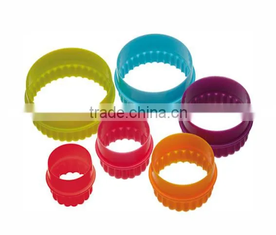 5 pcs Heart Shape Colorfull Plastic Cookie Cutter
