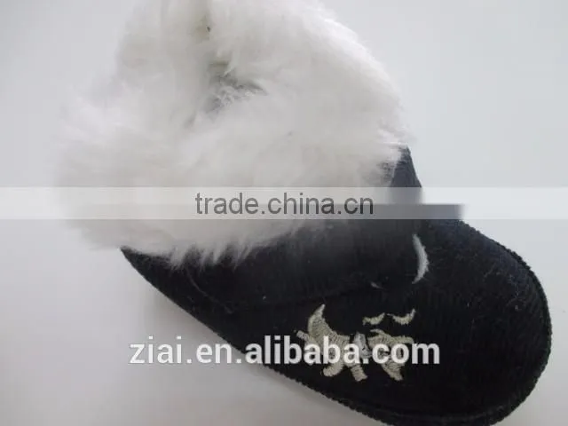 Wholesale Soft dot Sole cordury baby fabric shoes breathable winter fur baby girl Boots