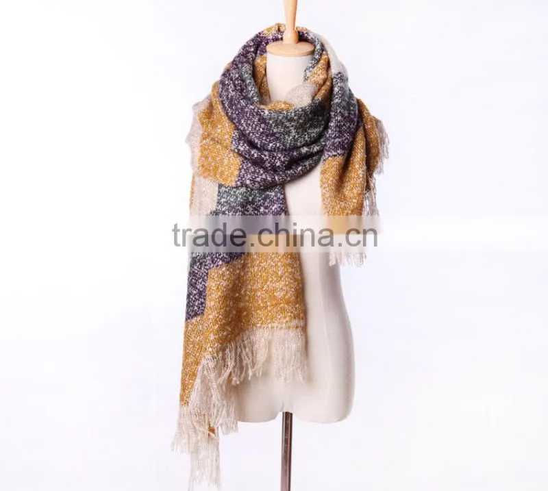 2015 new hot selling peacock feather pattern printed square paris yarn scarf
