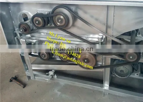chicken defeather machine / A model industrial Chicken plucking machine