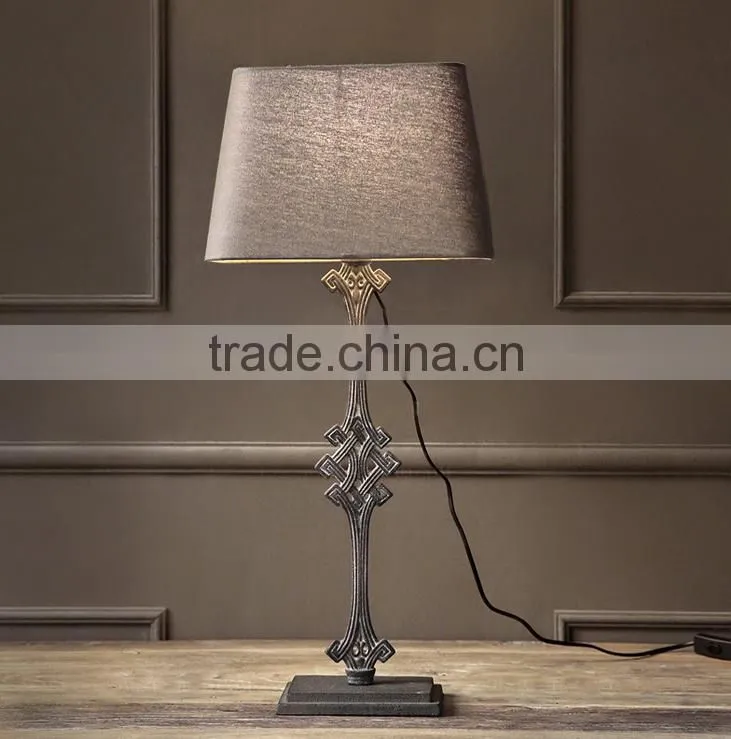 European classic iron casting antique finish carving table lamp