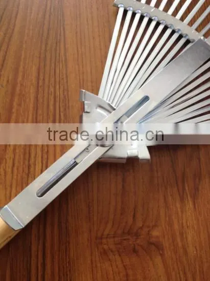 22 teeth wooden handle steel garden rake