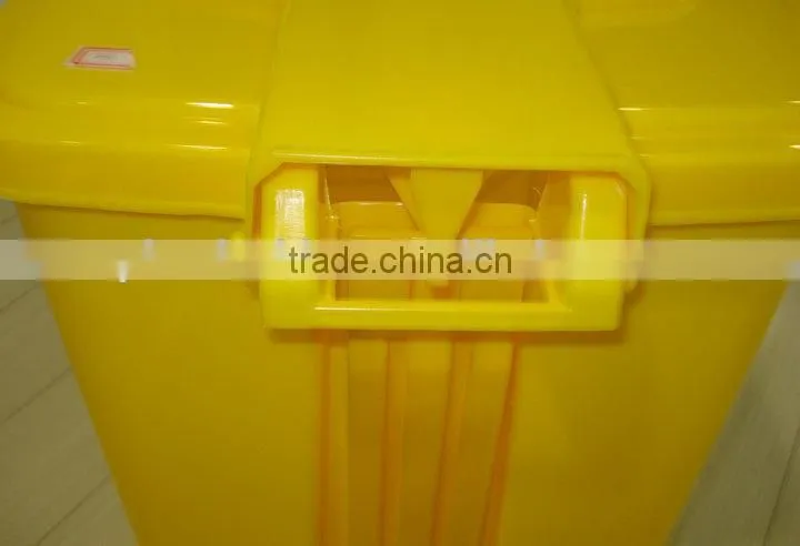 plastic garbage bin with pedal