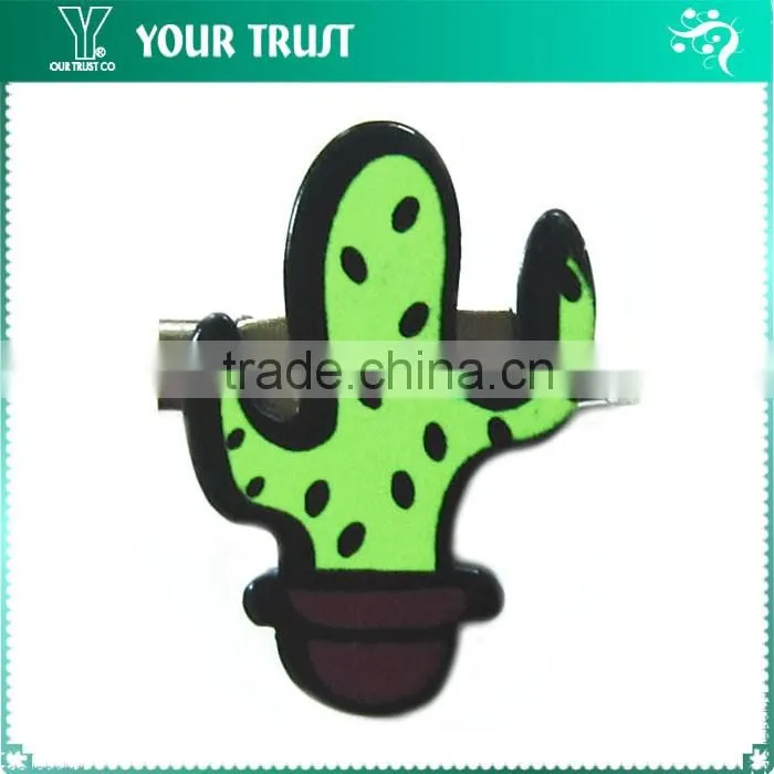 White And Black Scissor Rhodium Safety Clothing Custom Metal Badge Pin