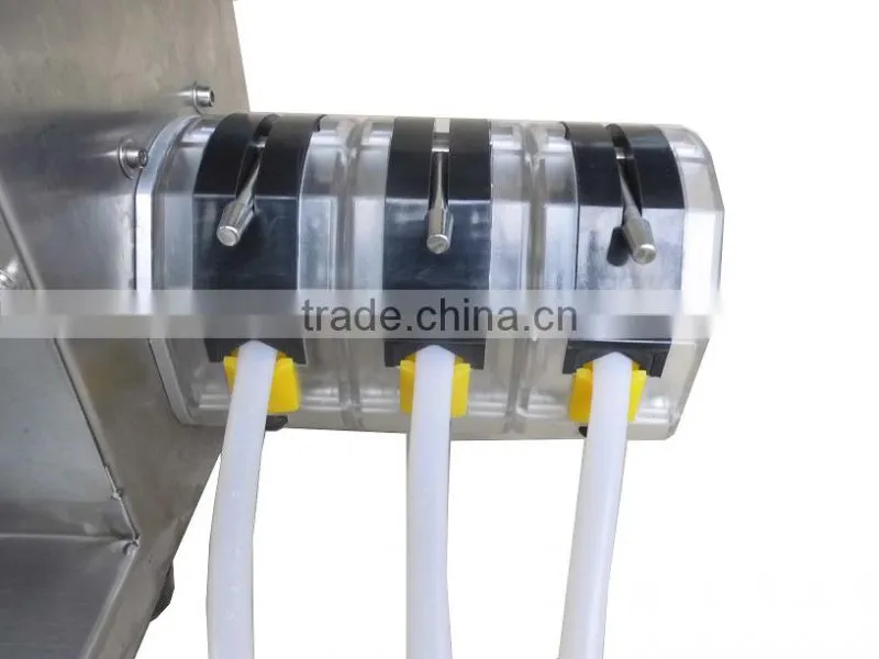 Electric Digital Control 6L Flow Rate 3 Nozzles Spout Bag Filling Machine For Spice Water