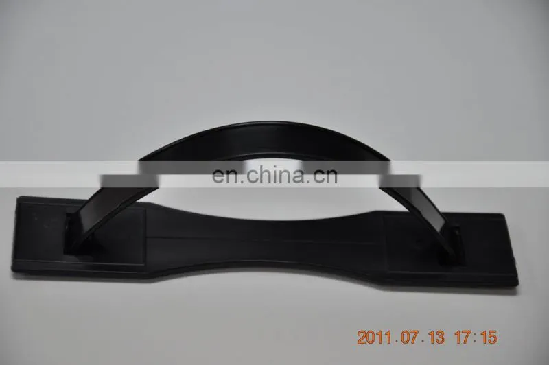 Heavy carton packing handle
