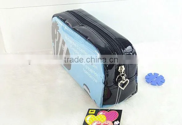 Free custom design elegant PVC clear cosmetic bags wholesale
