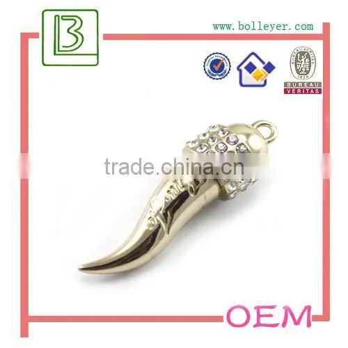 silver plated metal anchor pendant