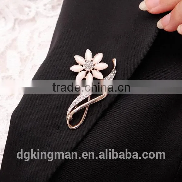 Low price new arrival 2014 new arrival leaf brooch