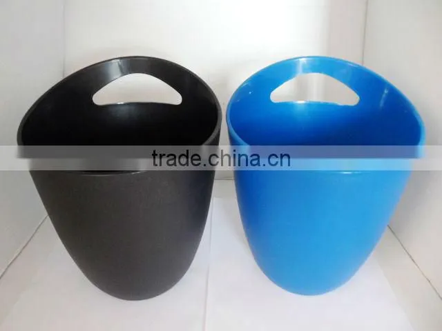 Plastic ice bucket