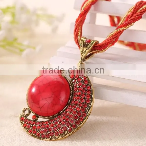 2016 Fashion National Style Moon Design Rhinestone Necklace