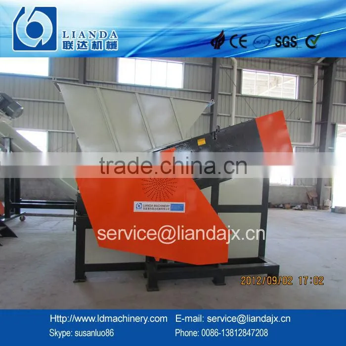 Waste plastic shredder